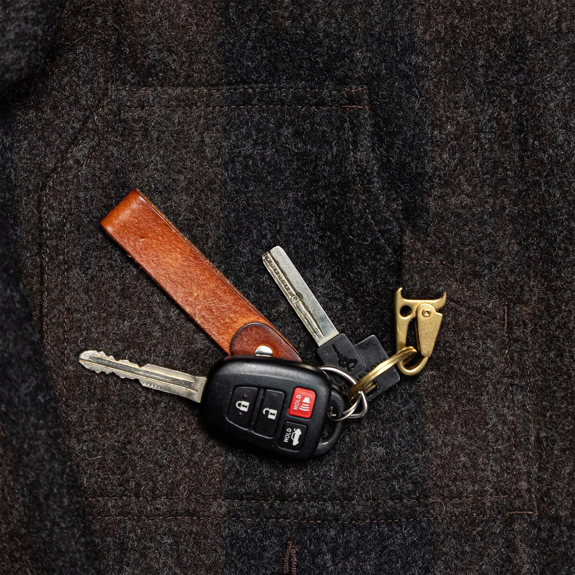 Snap action clip on the Iron Snail Mammoth jacket. Holding keys.